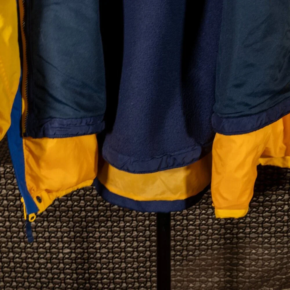 Columbia Winter  yellow Jacket  LG Outer shell lined Water Resistance - Picture 6 of 16